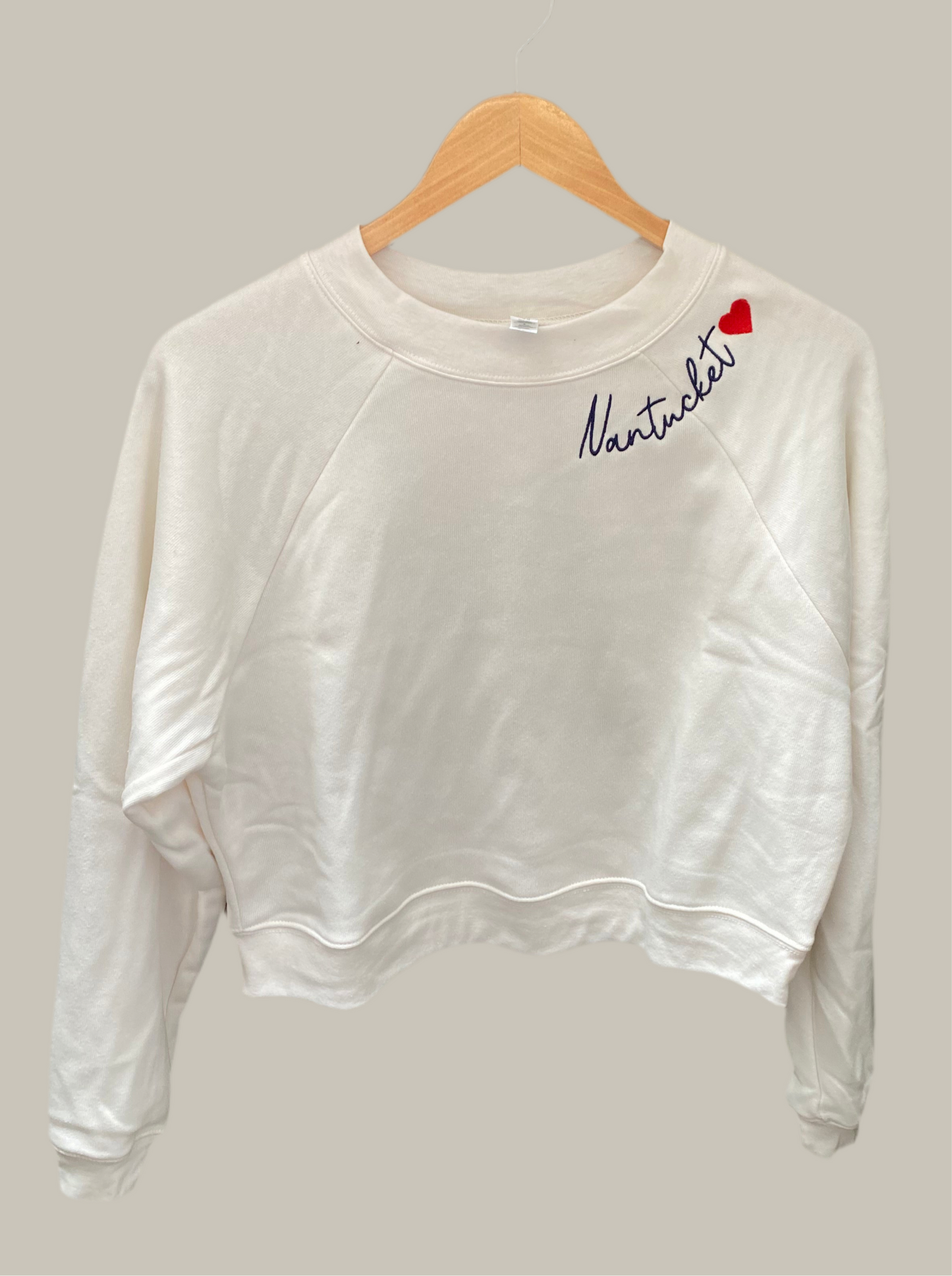Crop Raglan Nantucket With Heart Embroidery