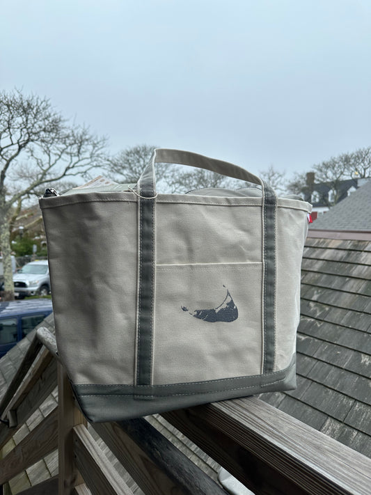LARGE TOTE WITH MAP OF NANTUCKET AND ZIPPER GRAY