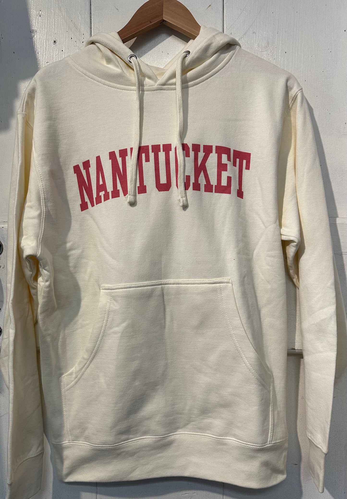 NANTUCKET HOOD WITH RED ARCH