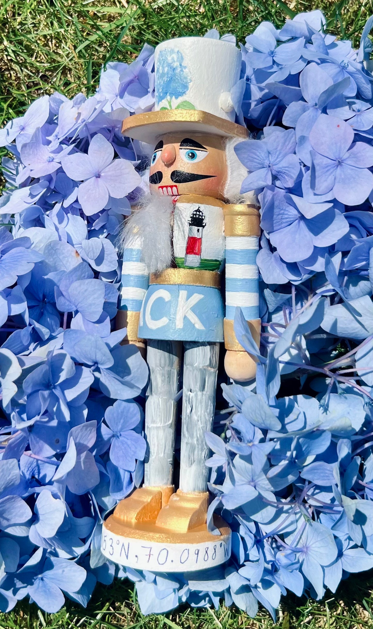 Hydrangea Nutcracker