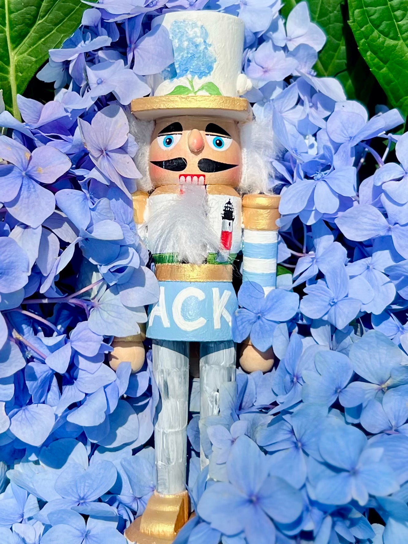 Hydrangea Nutcracker