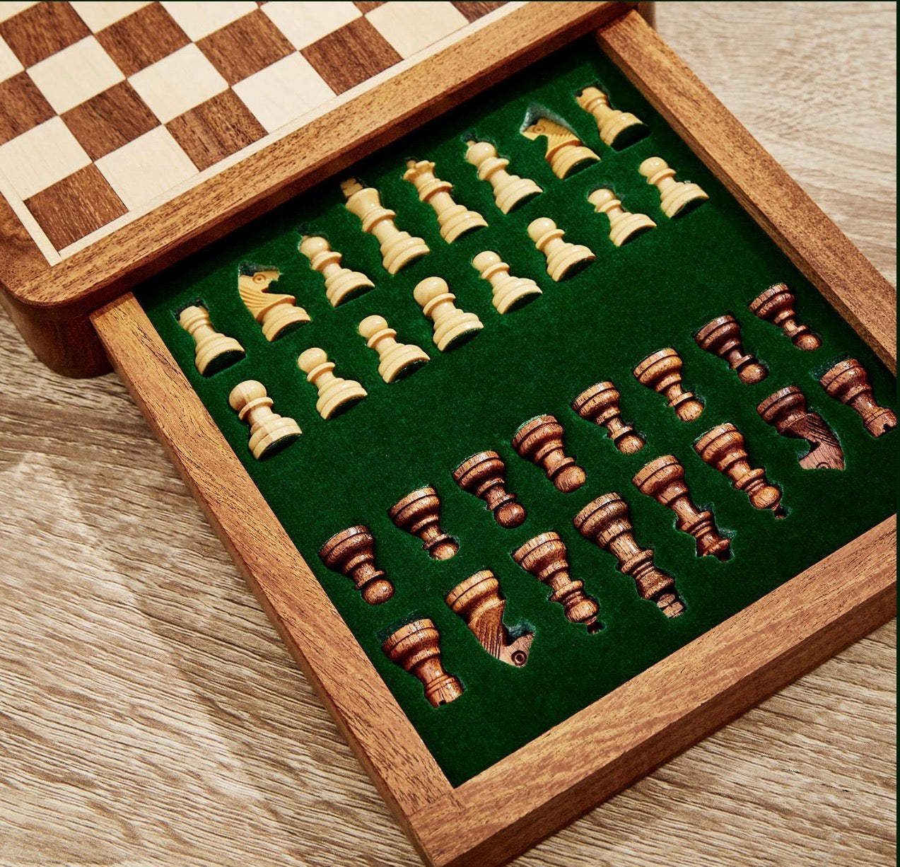 Magnetic Chess set in Hand Crafted Wooden Box